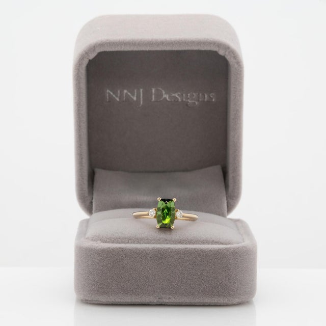 1.3Ct Chrome Tourmaline Ring With Earth Mined Diamond Accents: Solid 14k Gold, Size 6.75 For Sale - Image 4 of 9