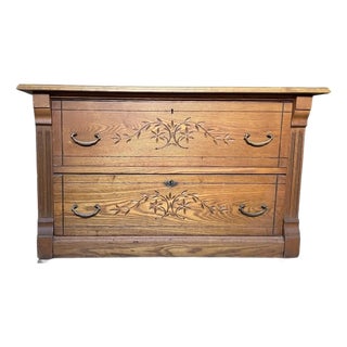 Vintage Victorian Oak and Cedar Eastlake Quilt Chest C. 19th Century For Sale