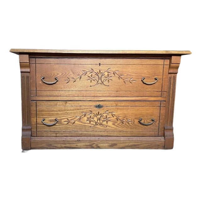 Vintage Victorian Oak and Cedar Eastlake Quilt Chest C. 19th Century For Sale
