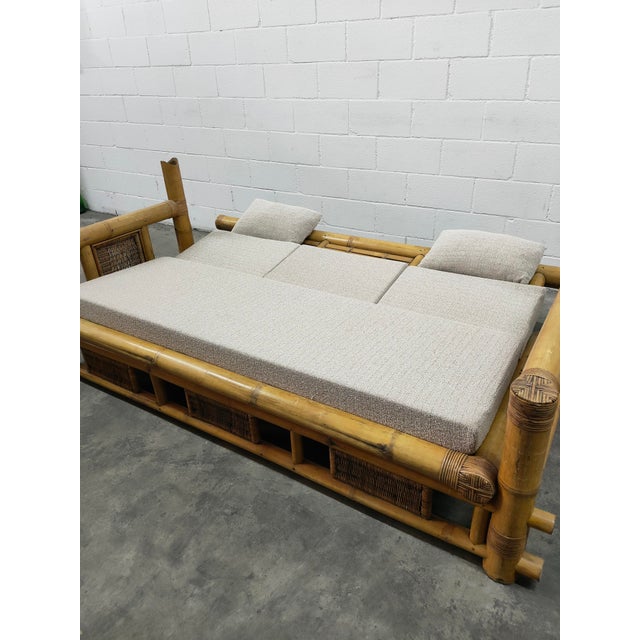 Mid-Century Bamboo Cama Sofa, in Good conditions. Designed 1970 to 1979