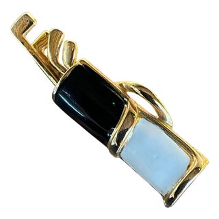 Vintage Black/White Enamel Golf Bag Brooch For Sale