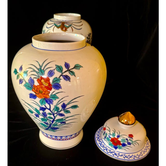 Pair of Mid 20th Century United China Collectors Series Porcelain Ginger Jars For Sale - Image 10 of 12
