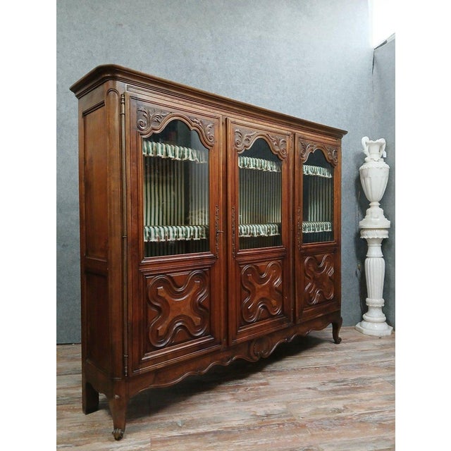 Louis XV Style Walnut Display Bookcase For Sale - Image 3 of 7