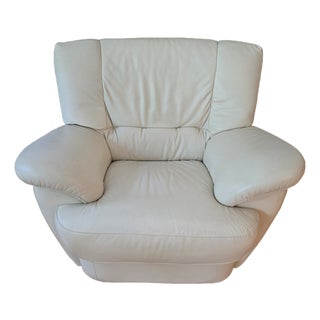 Vintage Mid Century Modern Style Italian Leather Club Chair For Sale
