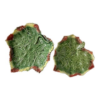 Bordallo Pinherio Green W/ Red Border Majolica Leaf - Set of 2 For Sale