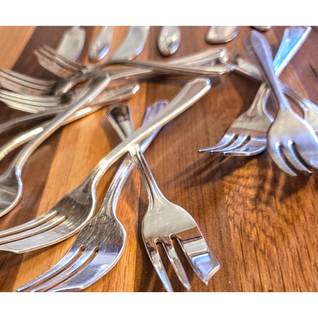 American Vintage Silverplate Entertaining Set -Set of Eighteen For Sale - Image 3 of 8