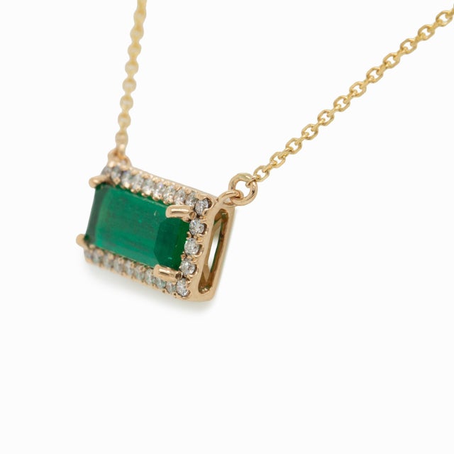 Metal 1.2cts Colombian Emerald Necklace With Natural Diamonds Accents: Solid 14k Gold For Sale - Image 7 of 15