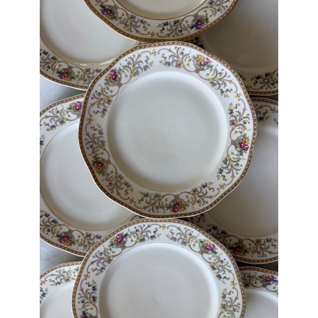 Early 20th Century Set of 9 Vintage Baronet Dinner Plates in the Duchess Pattern For Sale - Image 5 of 12