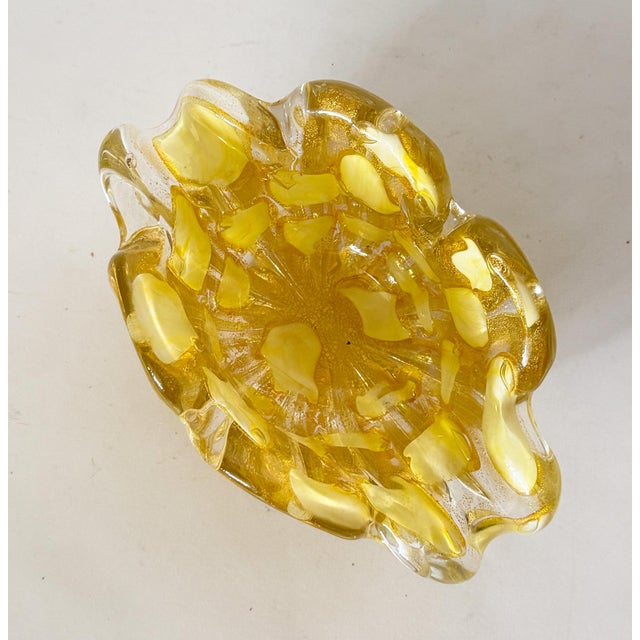 1950s Barovier & Toso Murano Yellow Spots Gold Flecks Italian Art Glass Flower Form Bowl For Sale - Image 10 of 16
