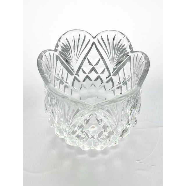 1980s Vintage Heavy Crystal Tulip Scalloped Rose Bowl Vase For Sale - Image 4 of 5