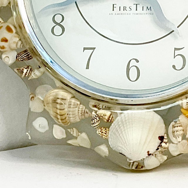 1970s Vintage Coastal Chic Seashell and Lucite Wall Clock. For Sale - Image 4 of 10