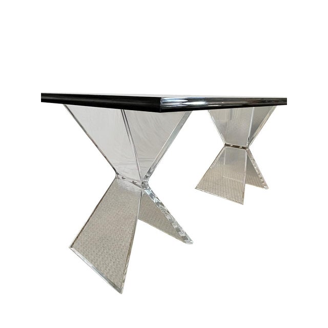 This "Lion in Frost" style table is sturdy and substantial. The top is 1.25" thick tempered glass. The "butterfly" X base...
