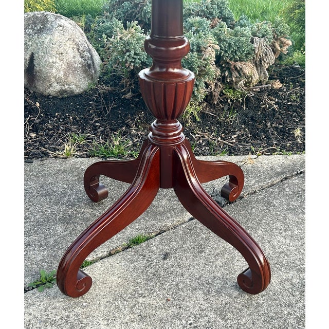 Wood Vtg. Ethan Allen Georgian Style Pedestal End/Side/Center Table For Sale - Image 7 of 15