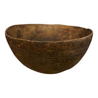Mid-20th Century West African Hand-Carved Wooden Dinner Bowl, Likely Mali For Sale
