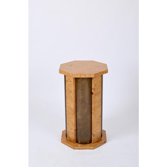 Octagonal Pedestal in Burl Wood and Brass by Tommaso Barbi, Italy, 1970s For Sale - Image 10 of 18