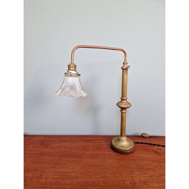 Mid-Century Modern Large Brass, Wood, and Clear Fluted Glass Desk Lamp, 1930s For Sale - Image 3 of 16