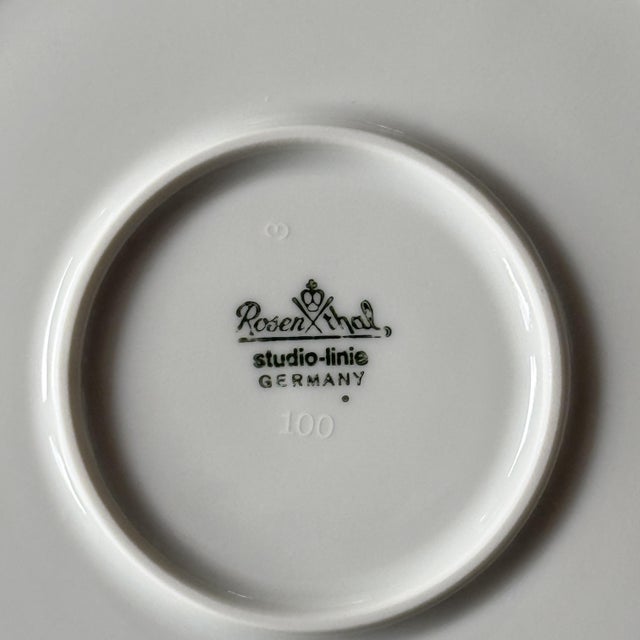 Item: Cake stand approx. 32 cm Manufacturer: Rosenthal Series: Asimmetria Decoration: Gray grid Material: Porcelain...
