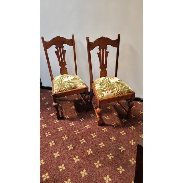Antique 1930s French Renaissance English Tudor Set of 4 Oak Chairs Very Well Built Dining Chairs For Sale - Image 4 of 7