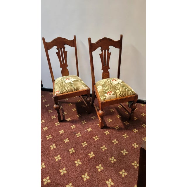 Antique 1930s Jacobean Renaissance English Tudor Set of 4 Oak Chairs Very Well Built Dining Chairs For Sale - Image 4 of 7