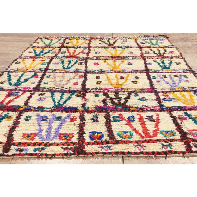 Vintage Azilal Boucherouite Moroccan Rug, 05'04 X 09'00 For Sale - Image 9 of 10