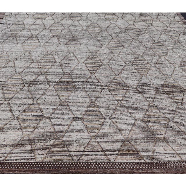 Modern Modern Hand-Knotted Rug in Wool With Sub-Geometric Diamond Design in Earth Tones 10'5 X 13'7 For Sale - Image 3 of 12