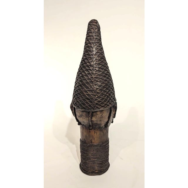 Late 19th Century Beninese Edo Era Cast Bronze Bust For Sale - Image 5 of 7