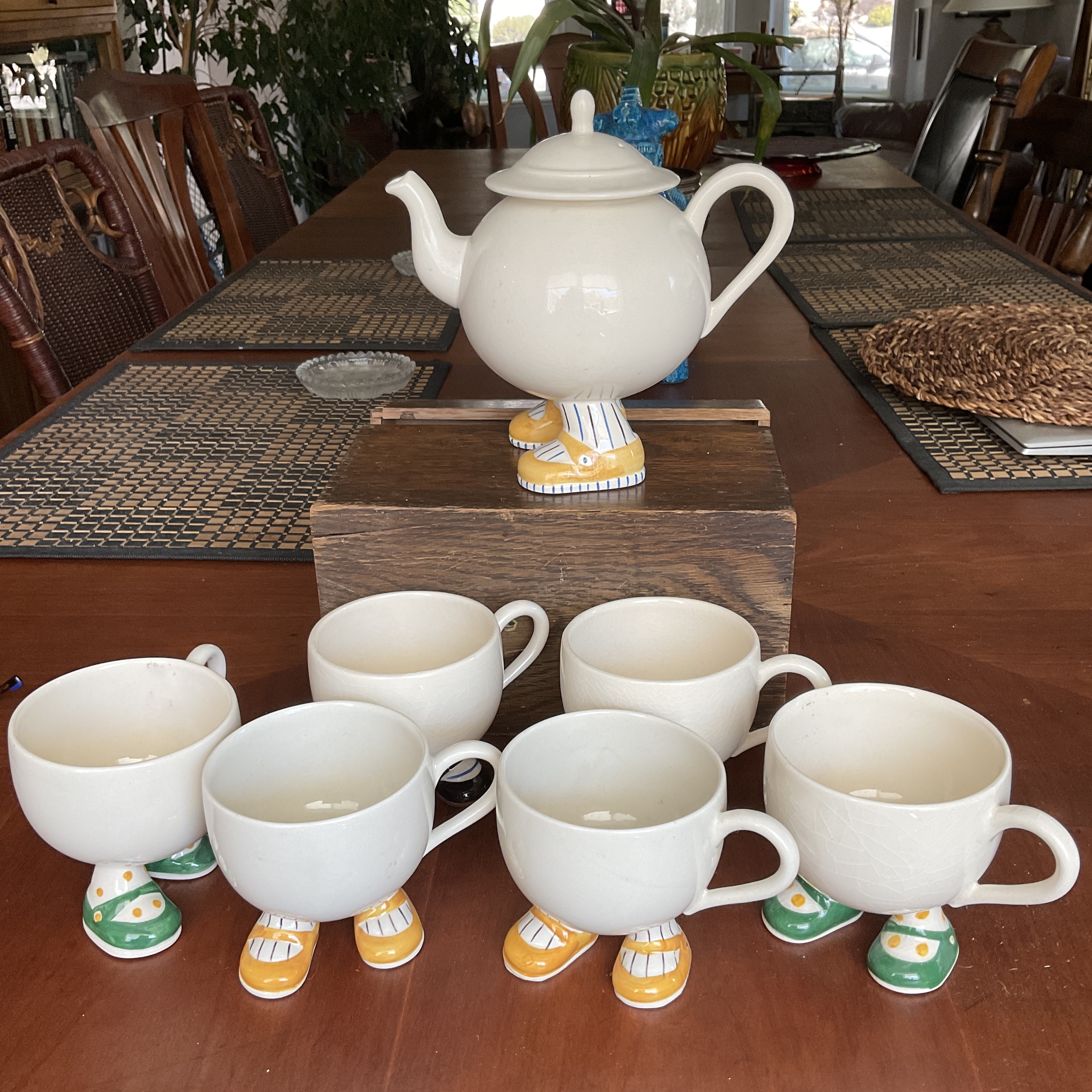 1970s Carlton Ware Walking Tea Pot With 6 Walking Tea Cups | Chairish