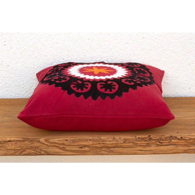 1990s 16"sq Black Scalloped Suzani Pillow Cover For Sale - Image 5 of 7