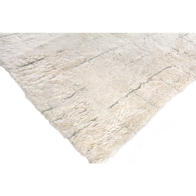 Perfectly plush! Our Weighton rugs feature luxurious art silk hand-knotted in a classic diamond pattern. This beautiful...