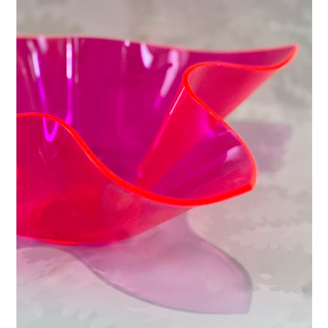 Plastic 1960s Retro Mid-Century Modern Neon Pink Acrylic / Lucite Pillar Candleholder For Sale - Image 7 of 9