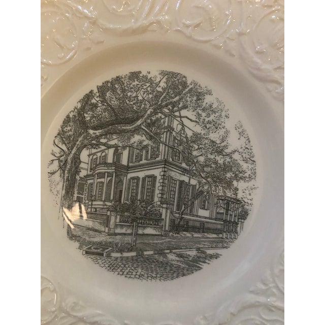 American 1950s Wedgwood Etruria Plates “Savannah, Ga” Collection for Levy Jewelers - Set of 4 For Sale - Image 3 of 9
