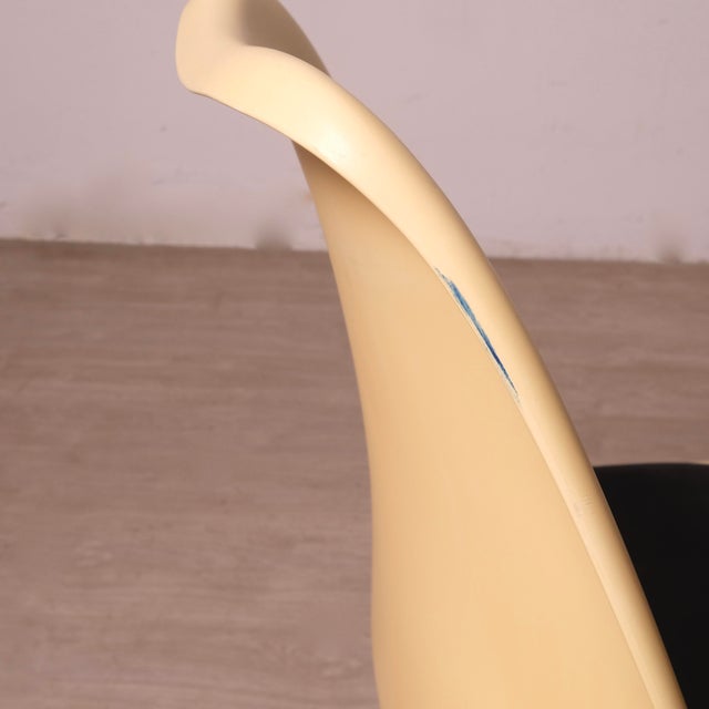 White Mvsevm 769-S Swivel Tulip Chairs by Eero Saarinen for Alivar, 1950s, Set of 2 For Sale - Image 8 of 17