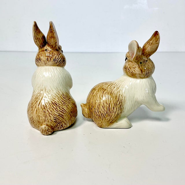 Ceramic 1980s Vintage Hollywood Regency Brown-Eyed Bunny Salt and Pepper Shakers - A Pair, Fitz & Floyd For Sale - Image 7 of 15