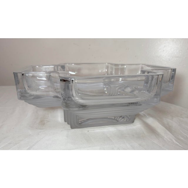 Large Daum Art Deco Clear and Frosted Crystal Centerpiece Bowl Sculpture MCM For Sale In New York - Image 6 of 17