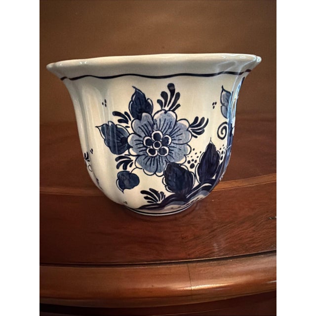 Art Deco 1950s Royal Goedewaagen "Blue Delft" Handwork Vase 4.25"H x 5 5/8"W Holland - 1922/18 For Sale - Image 3 of 8