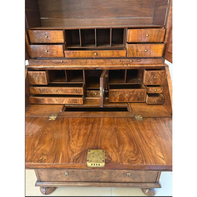 Antique Burr Walnut and Featherbanded Bookcase, 1710 For Sale - Image 10 of 18