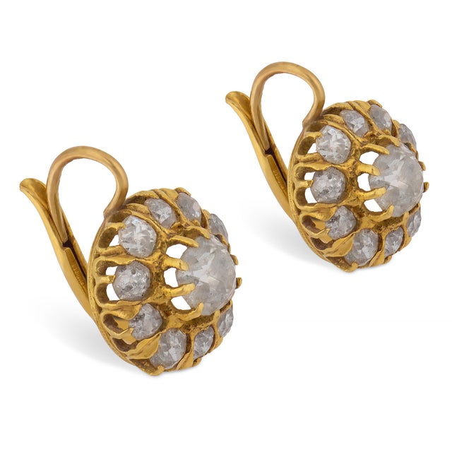 19th Century Pair of Victorian Old Mine Cut Diamond 18k Yellow Gold Cluster Earrings For Sale - Image 4 of 6