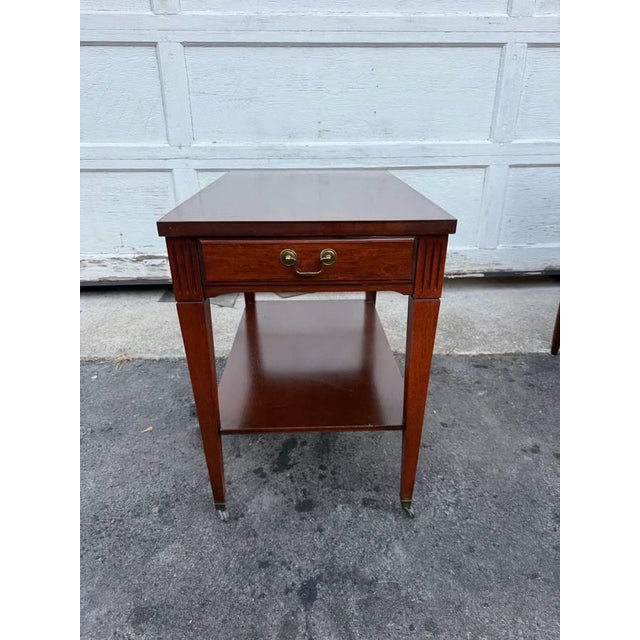 Brown Pair of Vintage Federal Style Mahogany 2 Tier Side Tables on Casters by Mesman For Sale - Image 8 of 12