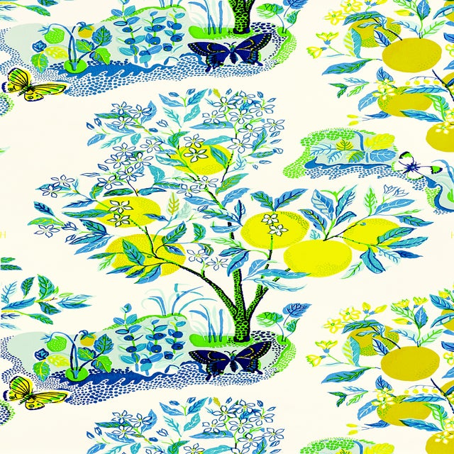 Based on an archival 1947 Josef Frank print, this hand-drawn pattern bears the designer’s signature modernity, whimsy, and...