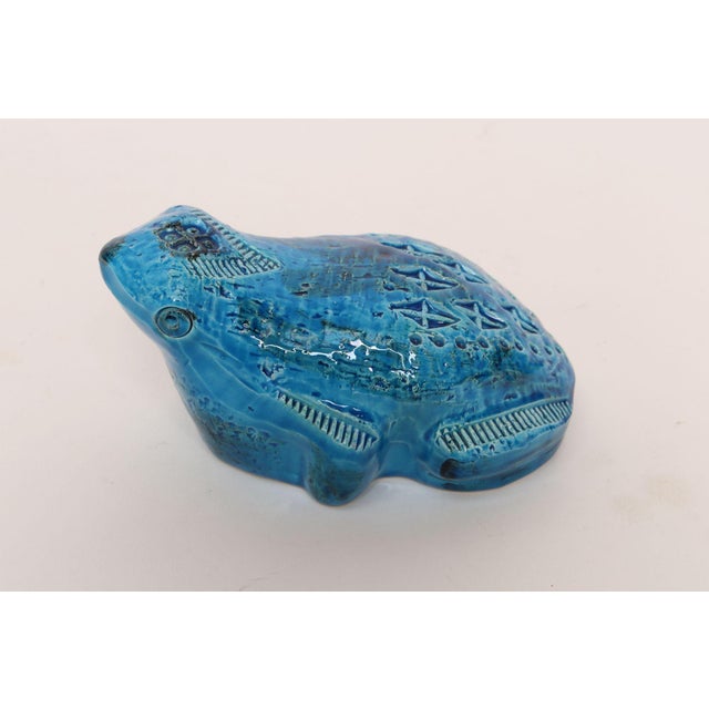 Italian Modernist ceramic frog sculpture designed by Aldo Londi for Bitossi, ca. 1960s. Features the Rimini blu glaze, a...