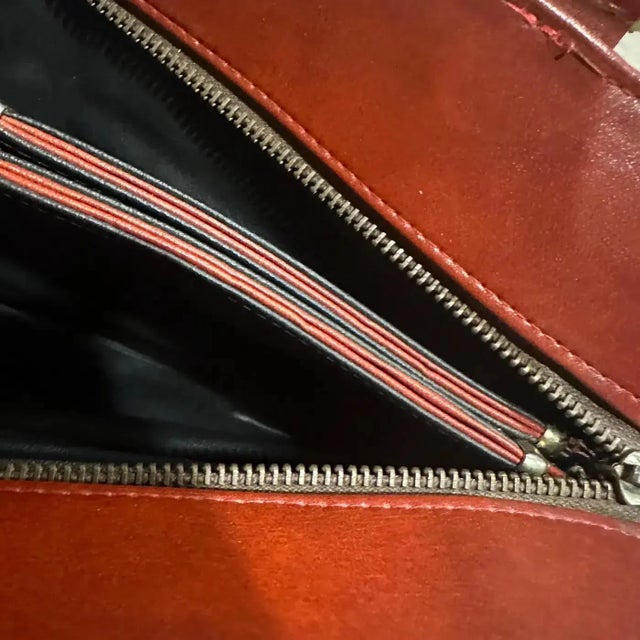 1970s Red Leather and Silvered Metal Italian Shoulder Bag For Sale - Image 4 of 12