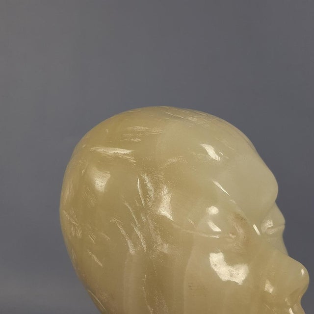 Vintage Stylized Woman's Head Sculpture in Green Onyx Stone with Marble Base, 20th Century For Sale - Image 11 of 17