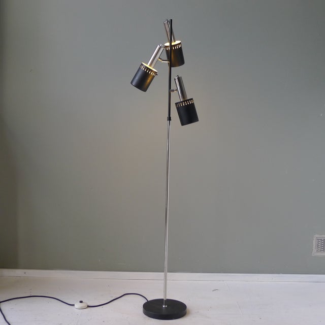 Mid-Century Modern Floor Lamp with Movable Cylindrical Shades in Chrome & Black, 1960s For Sale - Image 14 of 14