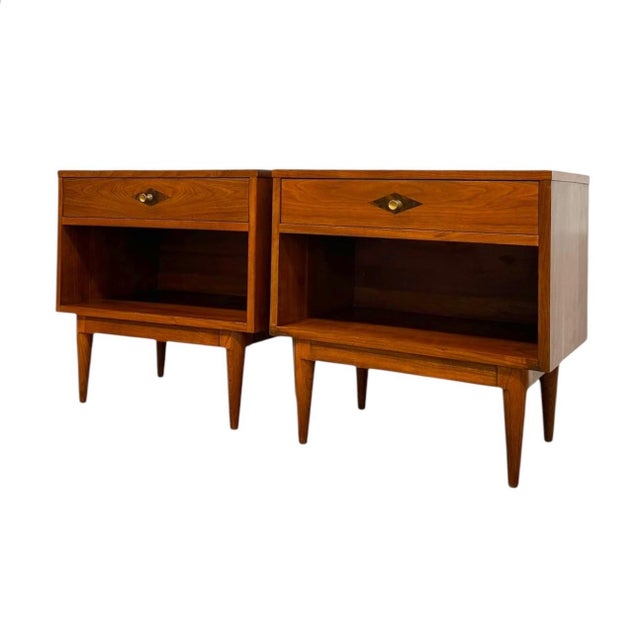 Vintage Mid-Century Modern Walnut 4-Piece Bedroom Set With Diamond Parquet Accent Inlay– Highboy, Long Dresser, & End Table Set For Sale - Image 14 of 16