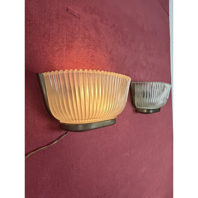 Art Deco Brass and Murano Glass Wall Lamps in the style of Archimede Seguso, 1940s, Set of 2 For Sale - Image 3 of 8