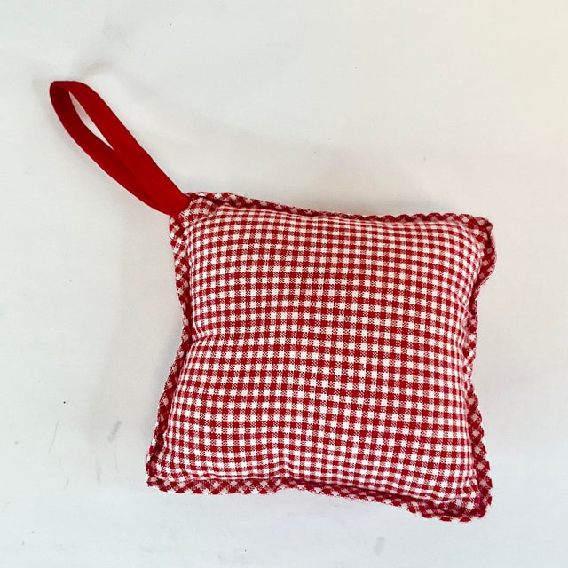 Vintage Gustavian Swedish Arts & Crafts Valentine Gingham Heart Door Knob Hanger For Sale - Image 9 of 9