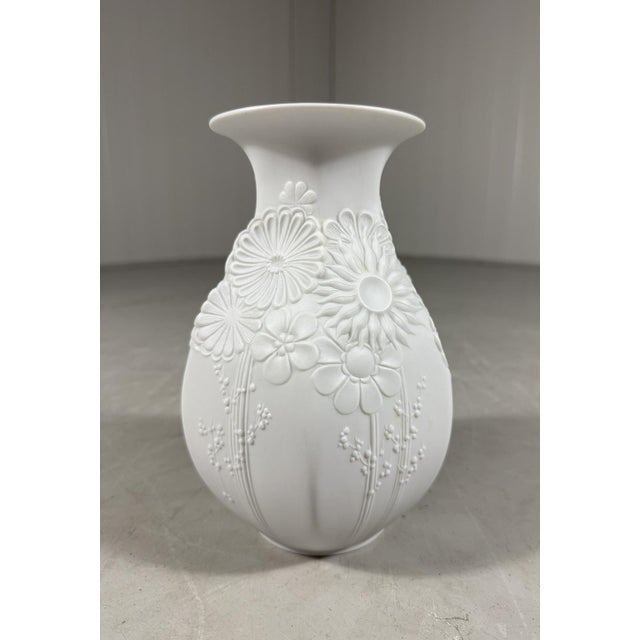 White Bisque Porcelain Vase from AK Kaiser, 1960s For Sale - Image 6 of 12