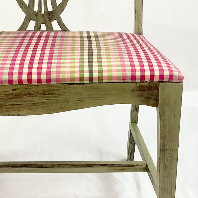 Hollywood Regency Mid-Century Arts & Crafts Shield Back Bench, Newly Refinished For Sale - Image 3 of 12