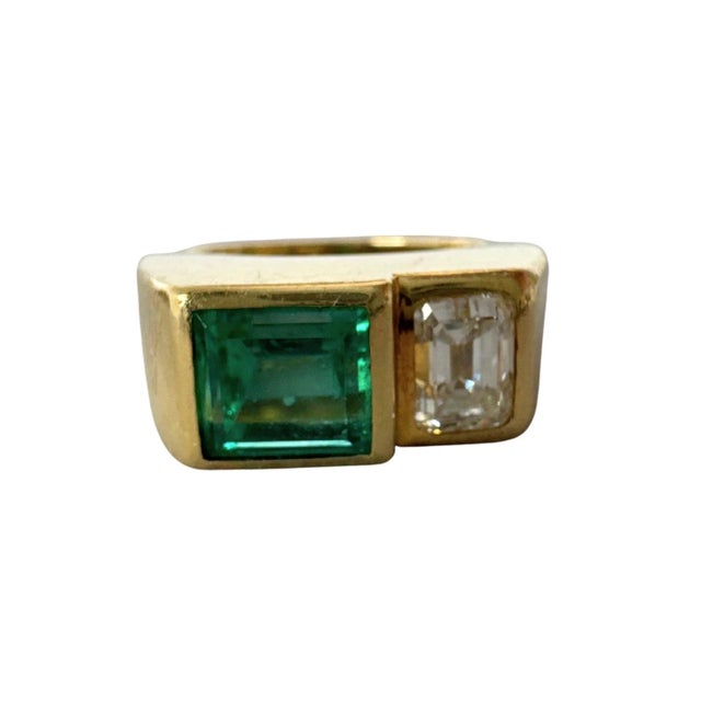1.80 CTW Vintage Style Colombian Emerald & Diamond Ring 18k Yellow Gold, Size 3 For Sale - Image 4 of 8