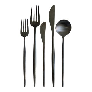 Luna Matte Black Flatware Set - Set of 5 For Sale